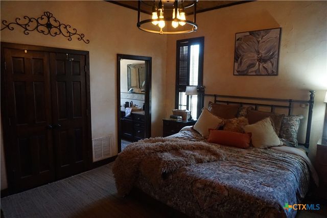 5150 Laurie Michelle Road, San Antonio, TX 78261