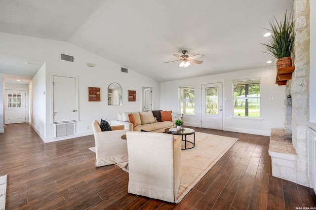 1267 RIVER BEND DR, Blanco, TX 78606