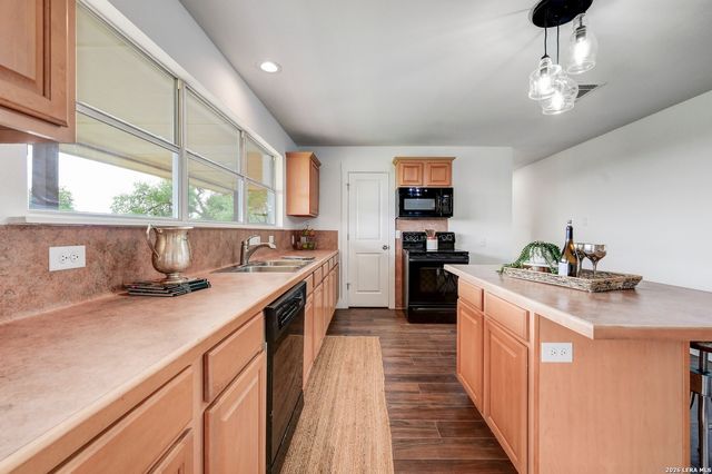 1267 RIVER BEND DR, Blanco, TX 78606