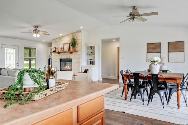 1267 RIVER BEND DR, Blanco, TX 78606