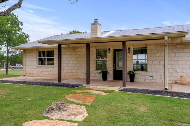 1267 RIVER BEND DR, Blanco, TX 78606