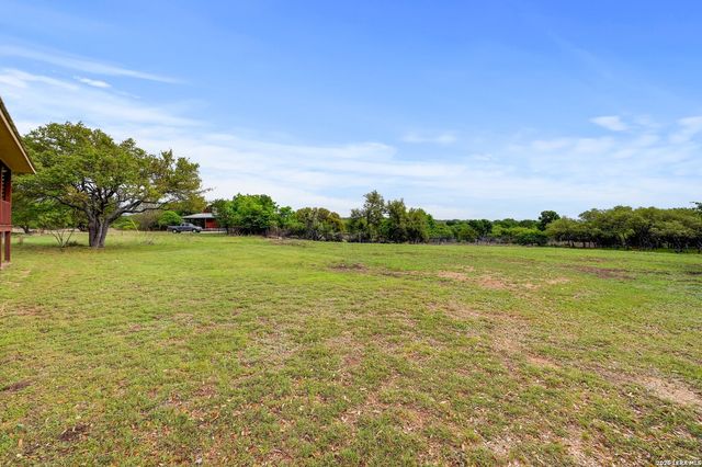1267 RIVER BEND DR, Blanco, TX 78606