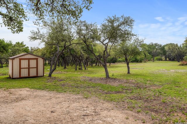 1267 RIVER BEND DR, Blanco, TX 78606