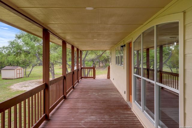 1267 RIVER BEND DR, Blanco, TX 78606