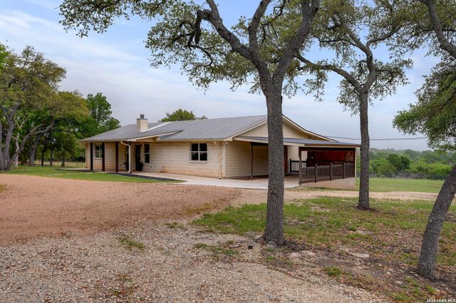 1267 RIVER BEND DR, Blanco, TX 78606
