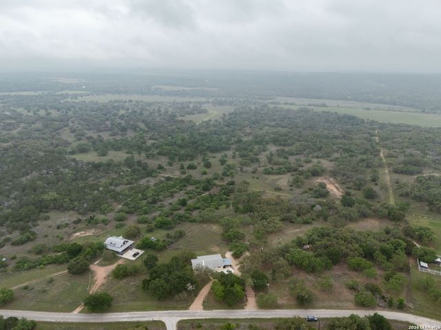 1267 RIVER BEND DR, Blanco, TX 78606