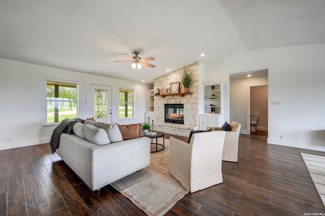 1267 RIVER BEND DR, Blanco, TX 78606