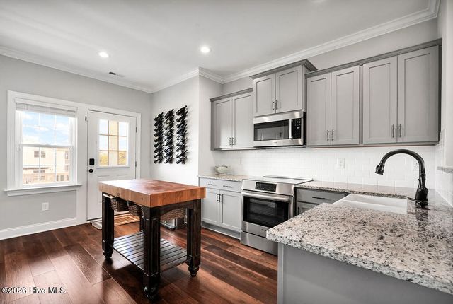 33 Sandy Lane, Holly Ridge, NC 28445