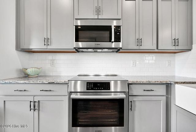 33 Sandy Lane, Holly Ridge, NC 28445