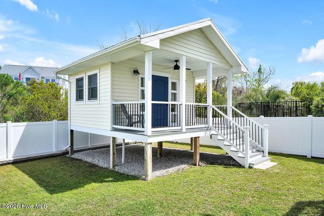 33 Sandy Lane, Holly Ridge, NC 28445