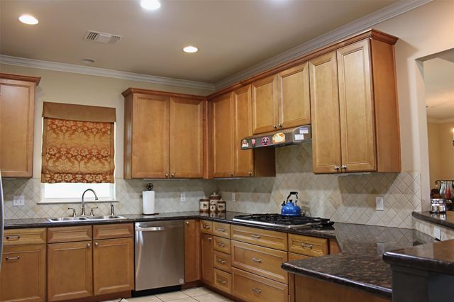 4304 Skinner Ln, Richmond, TX 77406