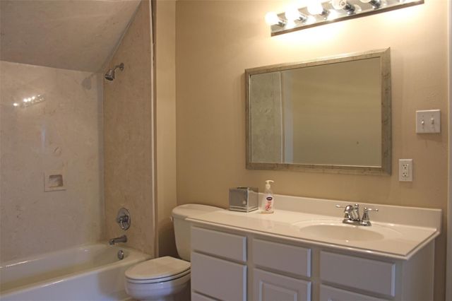 4304 Skinner Ln, Richmond, TX 77406