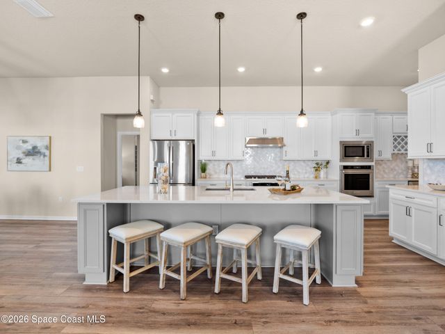 8969 Shoreline Avenue, Melbourne, FL 32940