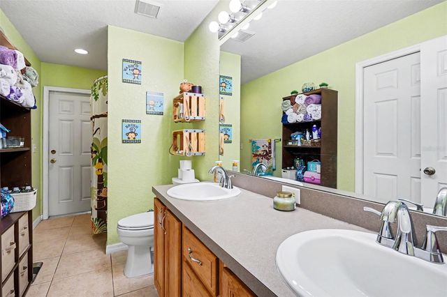 423 MAJESTIC GARDENS BLVD, Winter Haven, FL 33880