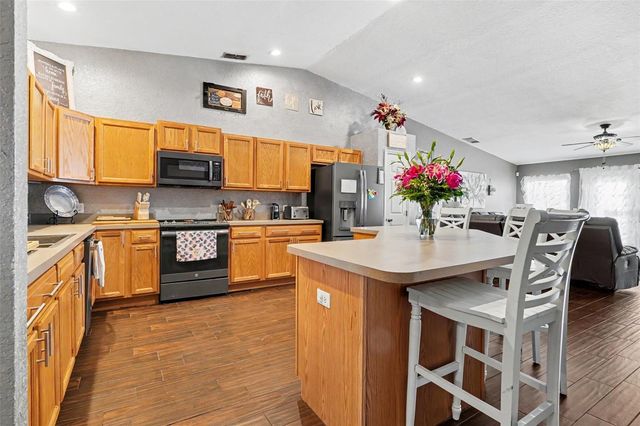 423 MAJESTIC GARDENS BLVD, Winter Haven, FL 33880