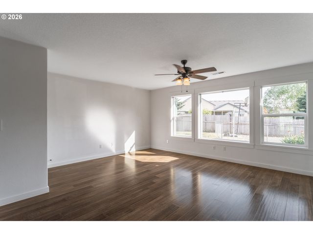 506 E JONES St A, Yacolt, WA 98675