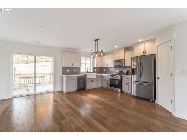 506 E JONES St A, Yacolt, WA 98675