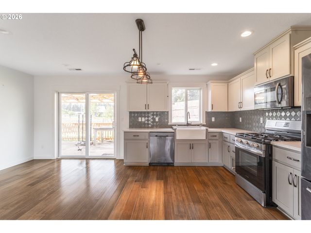 506 E JONES St A, Yacolt, WA 98675