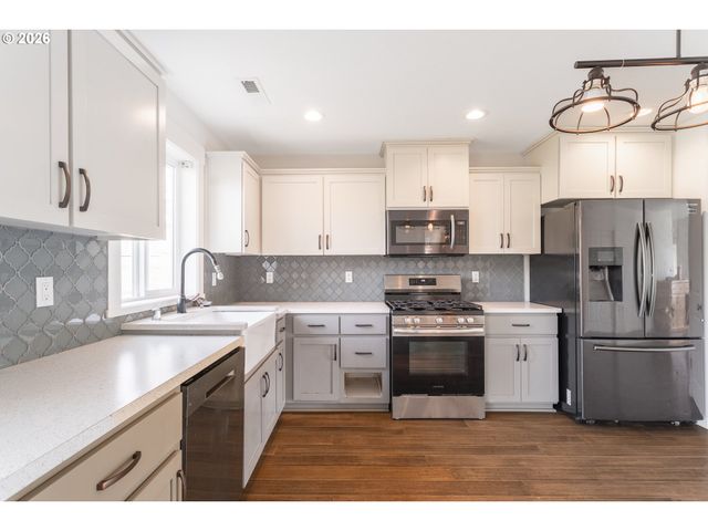 506 E JONES St A, Yacolt, WA 98675