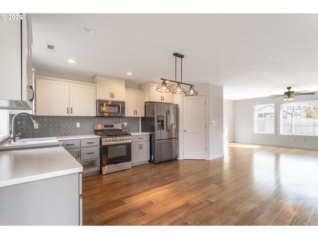 506 E JONES St A, Yacolt, WA 98675