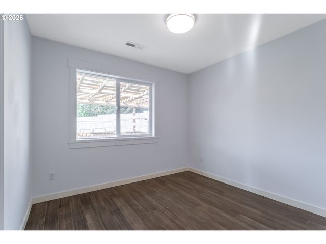 506 E JONES St A, Yacolt, WA 98675