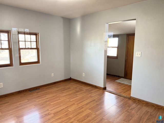 412 N Cleveland St Street, Lennox, SD 57039