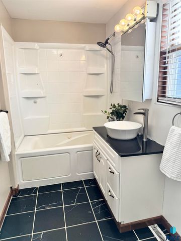 412 N Cleveland St Street, Lennox, SD 57039