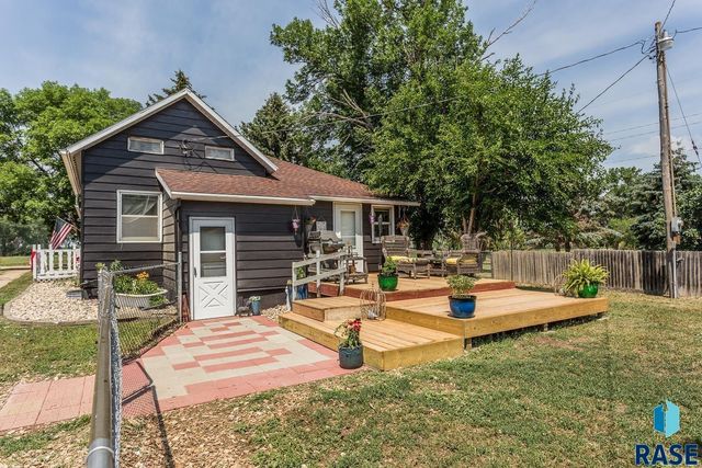412 N Cleveland St Street, Lennox, SD 57039