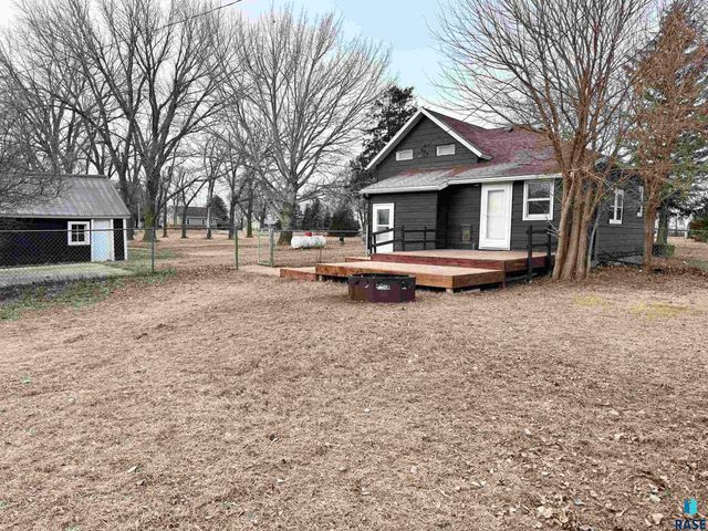 412 N Cleveland St Street, Lennox, SD 57039