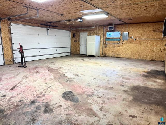 412 N Cleveland St Street, Lennox, SD 57039