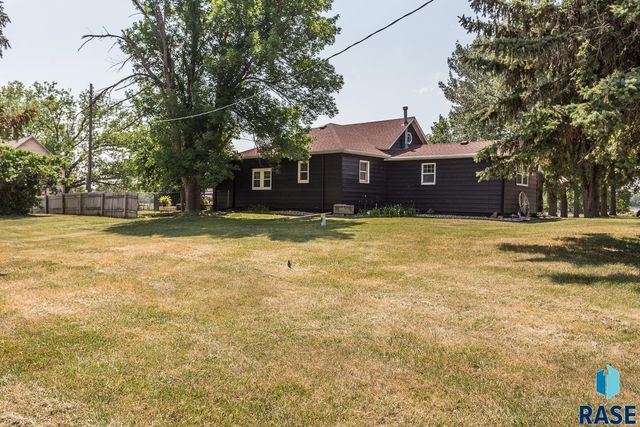 412 N Cleveland St Street, Lennox, SD 57039