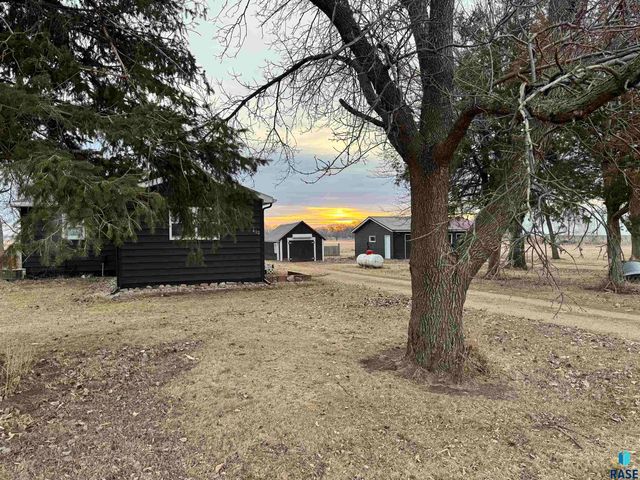 412 N Cleveland St Street, Lennox, SD 57039