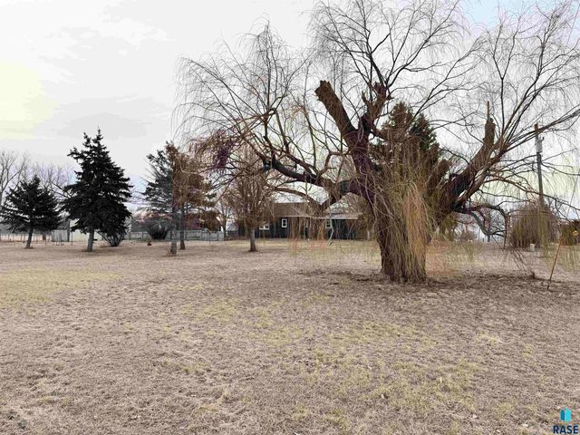 412 N Cleveland St Street, Lennox, SD 57039