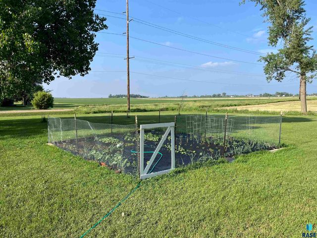 412 N Cleveland St Street, Lennox, SD 57039
