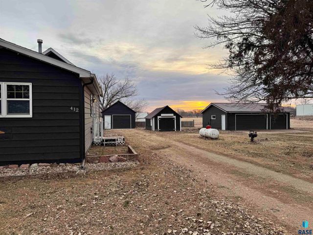 412 N Cleveland St Street, Lennox, SD 57039