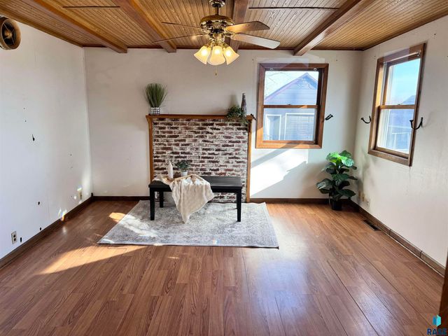 412 N Cleveland St Street, Lennox, SD 57039