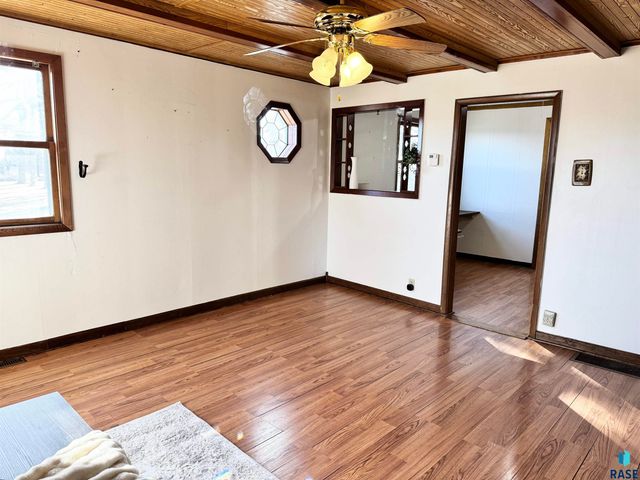 412 N Cleveland St Street, Lennox, SD 57039