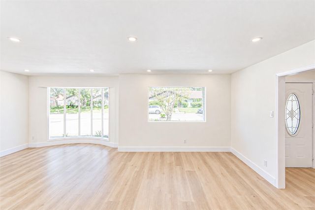 7623 Braes Meadow Drive, Houston, TX 77071