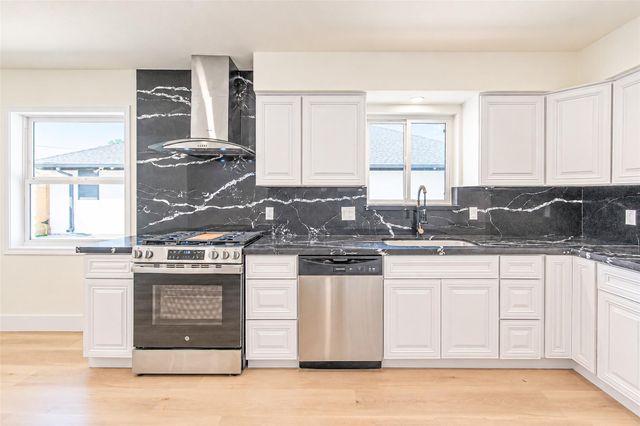 7623 Braes Meadow Drive, Houston, TX 77071