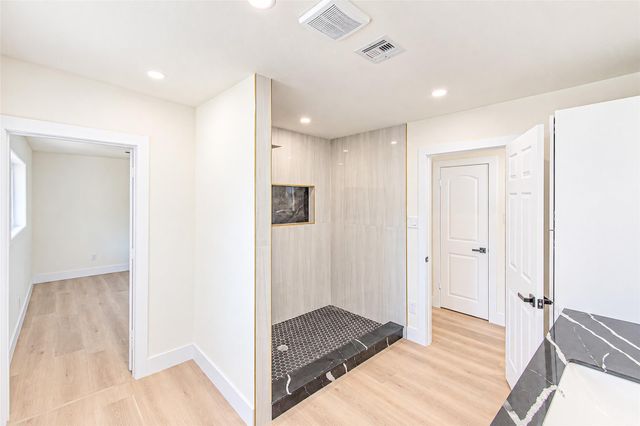 7623 Braes Meadow Drive, Houston, TX 77071