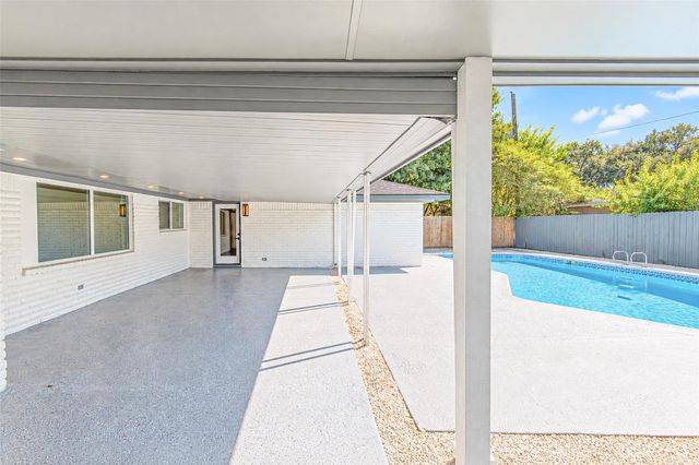 7623 Braes Meadow Drive, Houston, TX 77071