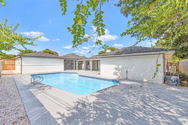 7623 Braes Meadow Drive, Houston, TX 77071