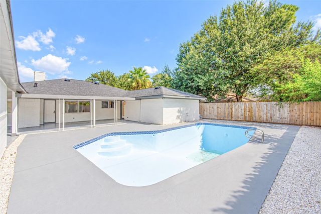 7623 Braes Meadow Drive, Houston, TX 77071