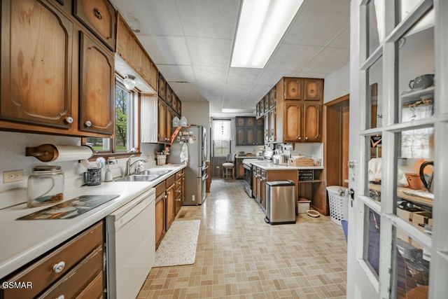 294 Clifton Heights Road, Newport, TN 37821