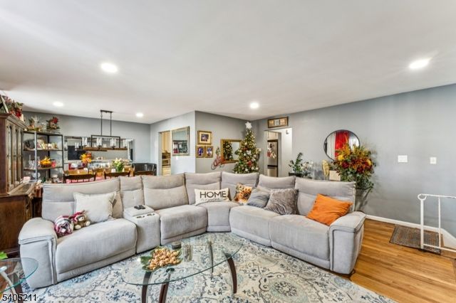 20 Toronto Ct, Maplewood Twp., NJ 07040