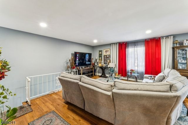 20 Toronto Ct, Maplewood Twp., NJ 07040