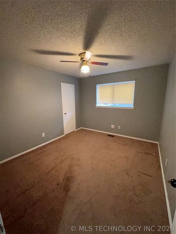 7307 S 70th East Street, Tulsa, OK 74133