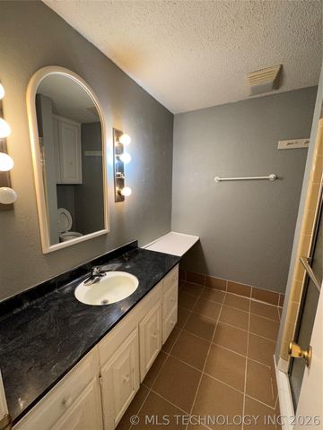7307 S 70th East Street, Tulsa, OK 74133