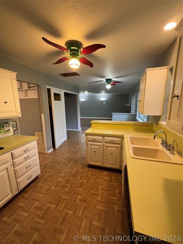 7307 S 70th East Street, Tulsa, OK 74133