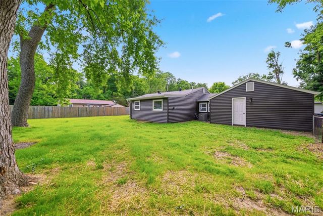 1813 Don Ron Drive, Arnold, MO 63010